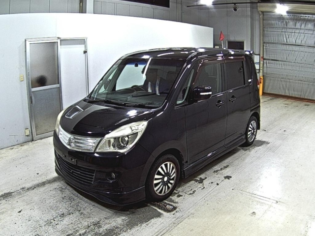 MITSUBISHI DELICA D2 2012