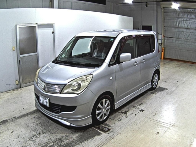 MITSUBISHI DELICA D2 2013