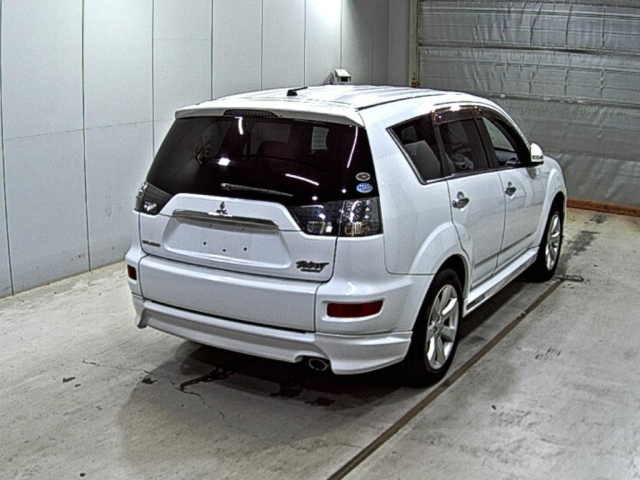 MITSUBISHI OUTLANDER 2010