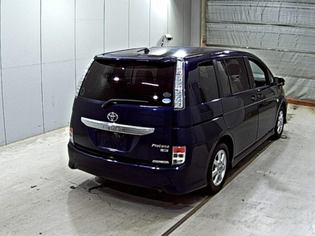 TOYOTA ISIS 2012