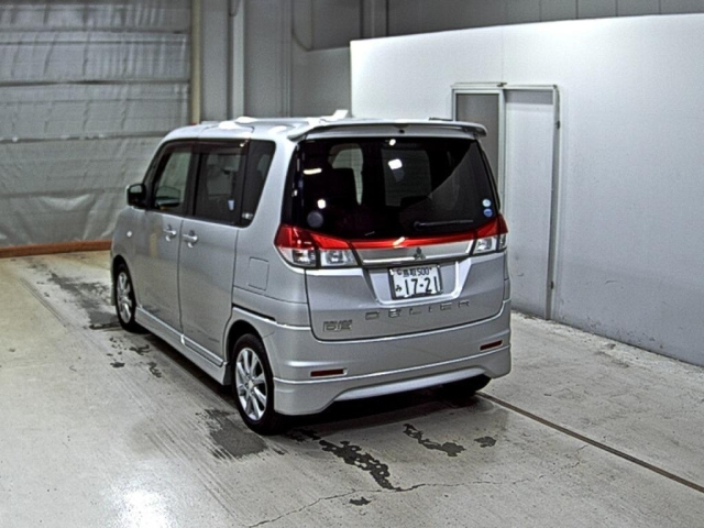 MITSUBISHI DELICA D2 2013