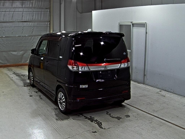 MITSUBISHI DELICA D2 2012