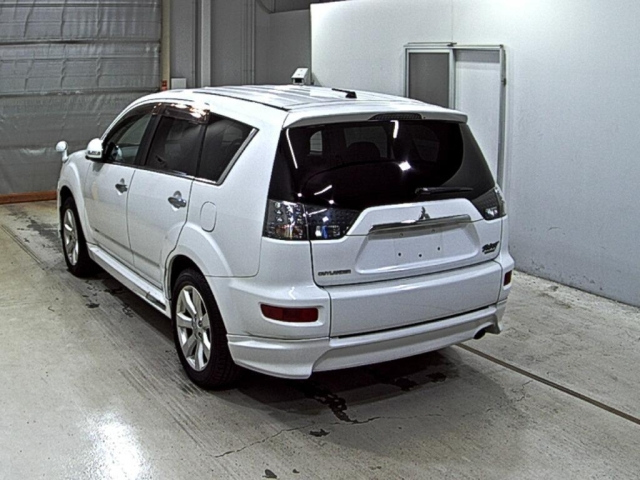 MITSUBISHI OUTLANDER 2010