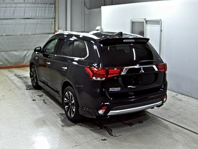 MITSUBISHI OUTLANDER PHEV 2016