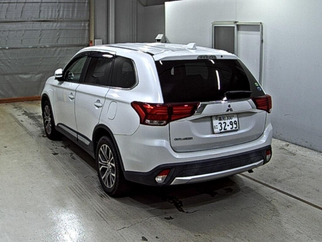 MITSUBISHI OUTLANDER 2017