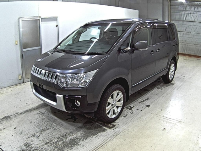 MITSUBISHI DELICA D5 2012