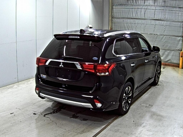 MITSUBISHI OUTLANDER PHEV 2016