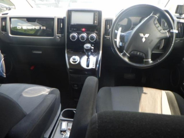 MITSUBISHI DELICA D5 2014