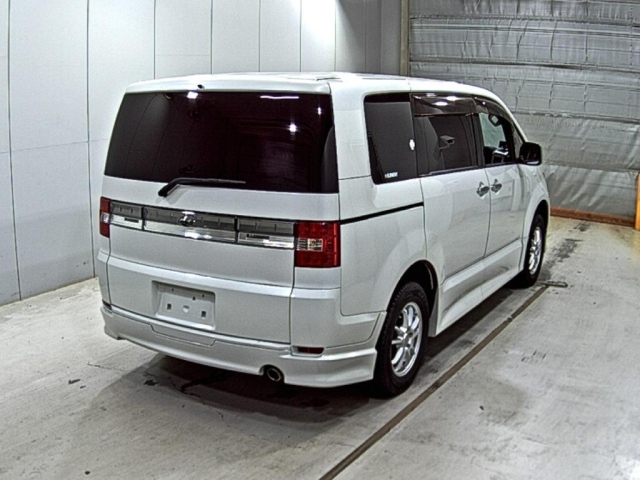 MITSUBISHI DELICA D5 2012