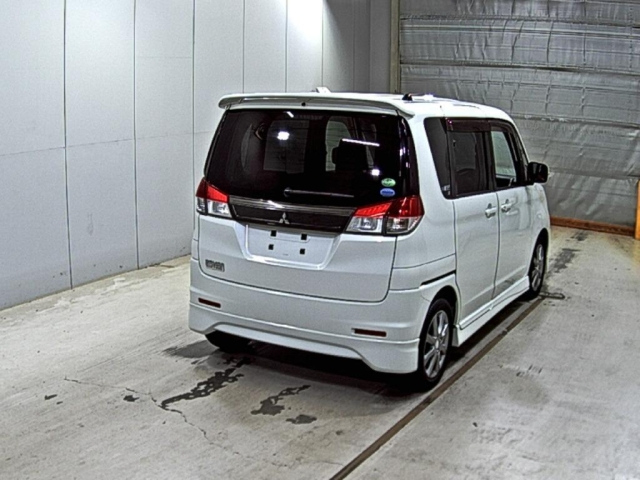 MITSUBISHI DELICA D2 2012