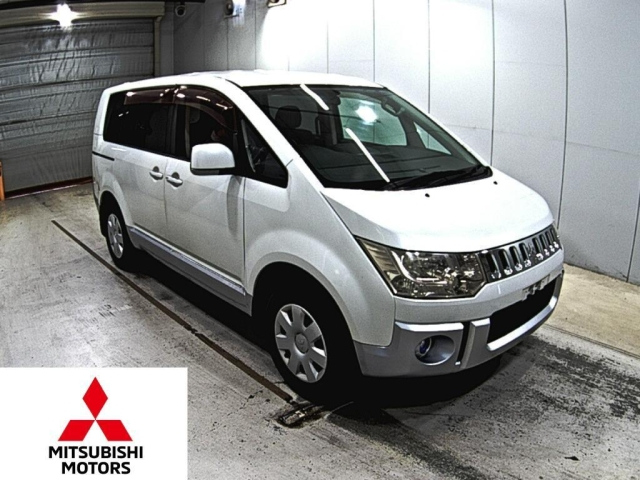 MITSUBISHI DELICA D5 2010