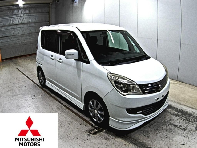 MITSUBISHI DELICA D2 2012