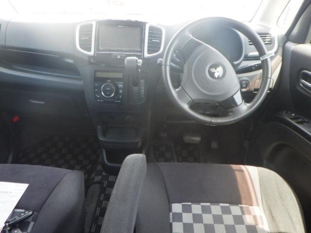 MITSUBISHI DELICA D2 2012