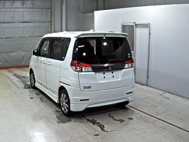 MITSUBISHI DELICA D2 2012