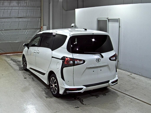 TOYOTA SIENTA 2019