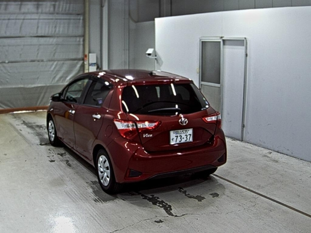 TOYOTA VITZ 2018