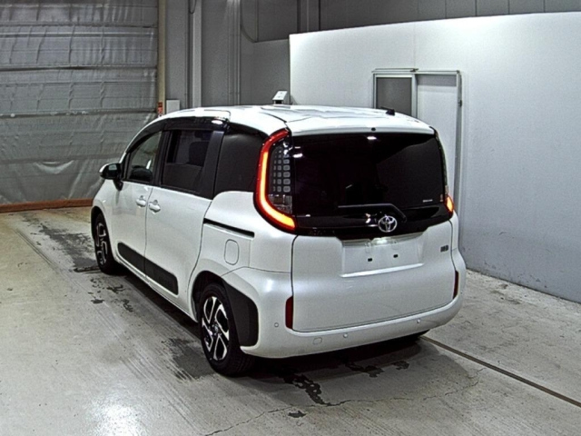 TOYOTA SIENTA 2023