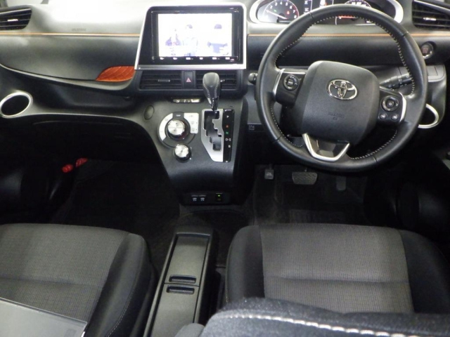 TOYOTA SIENTA 2019
