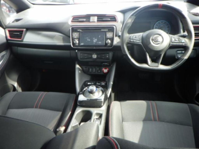 NISSAN LEAF 2018