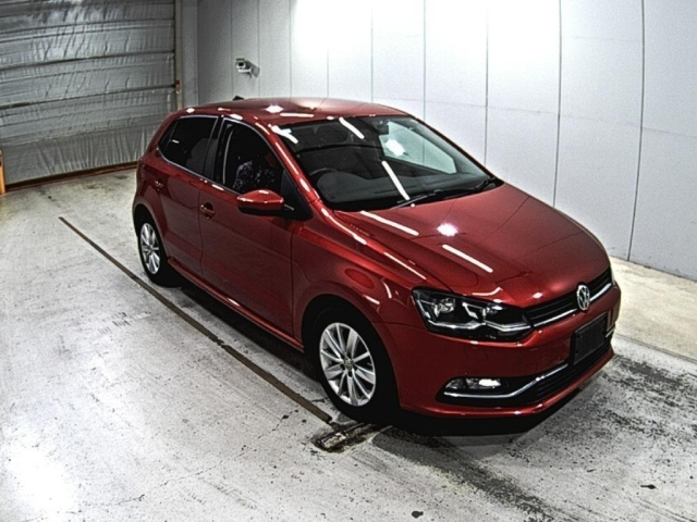 VOLKSWAGEN POLO 2015