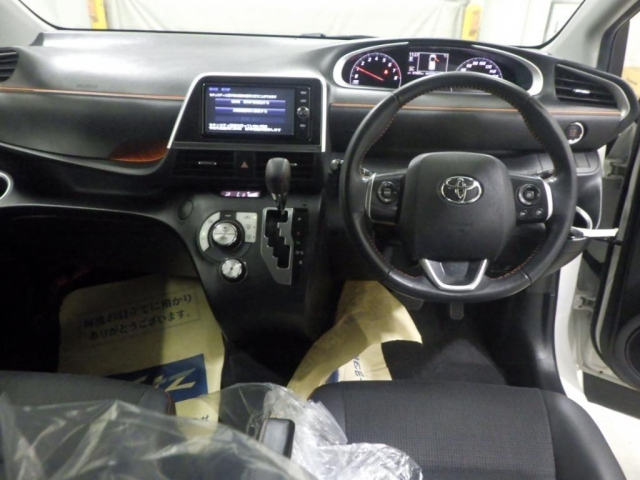 TOYOTA SIENTA 2018