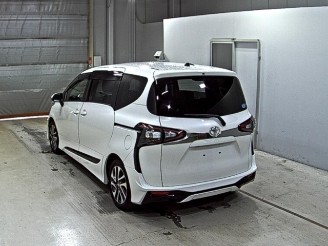 TOYOTA SIENTA 2018