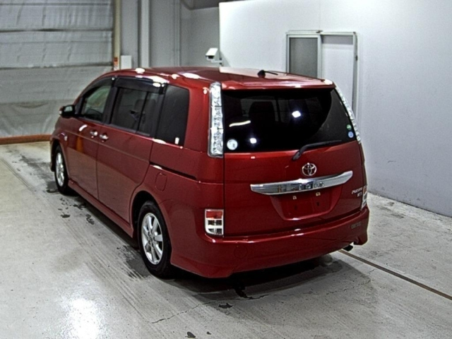 TOYOTA ISIS 2013