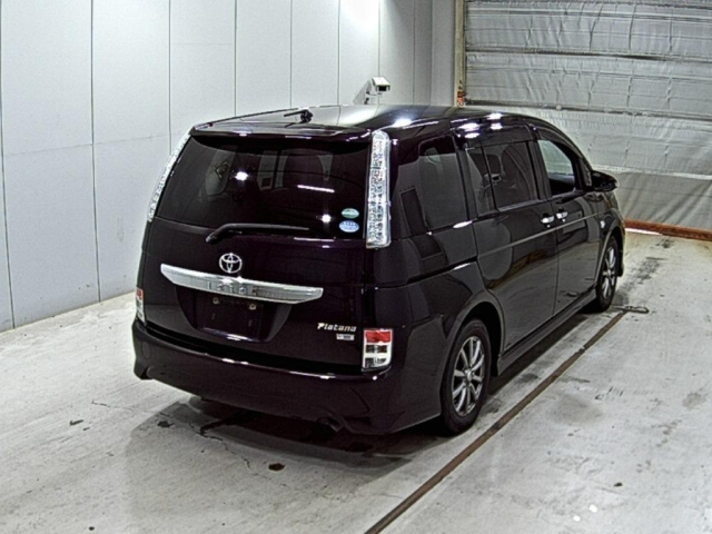 TOYOTA ISIS 2015