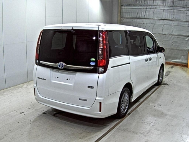 TOYOTA ESQUIRE 2017