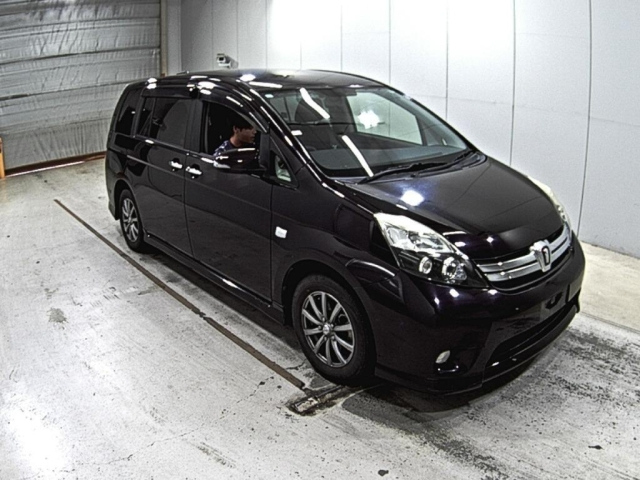 TOYOTA ISIS 2015