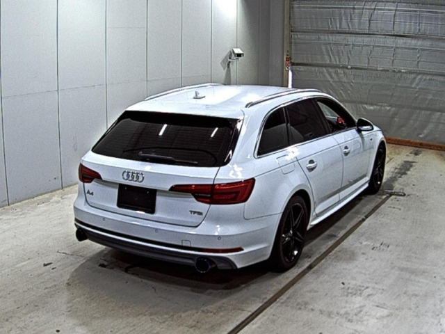 AUDI A4 2016