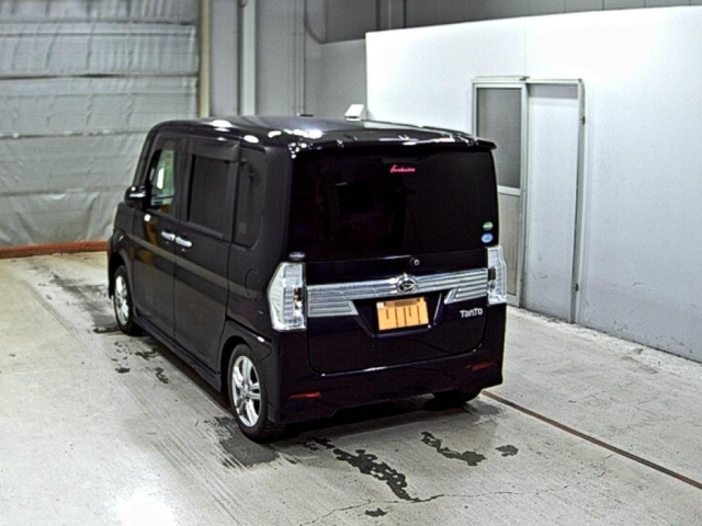 DAIHATSU TANTO 2016