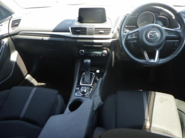 MAZDA AXELA 2017