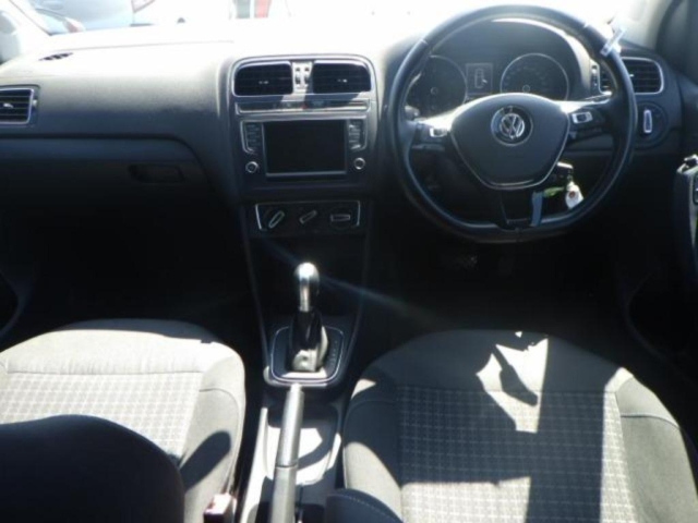 VOLKSWAGEN POLO 2014