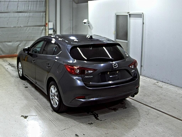 MAZDA AXELA 2017