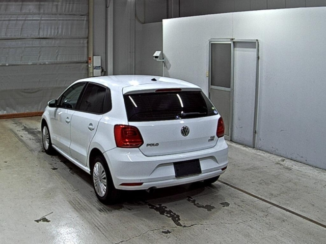 VOLKSWAGEN POLO 2014