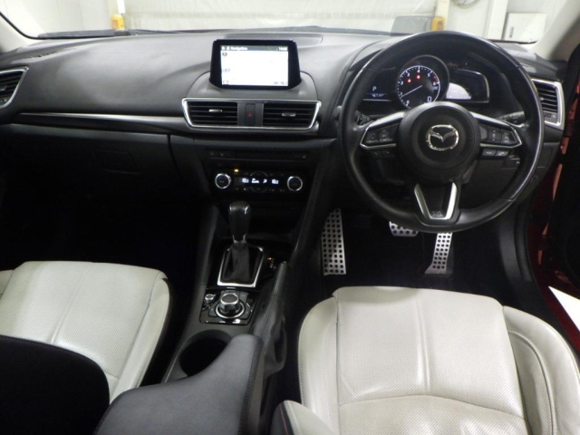 MAZDA AXELA 2016