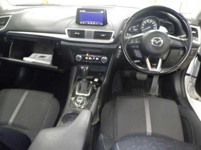 MAZDA AXELA 2018