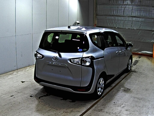 TOYOTA SIENTA 2016