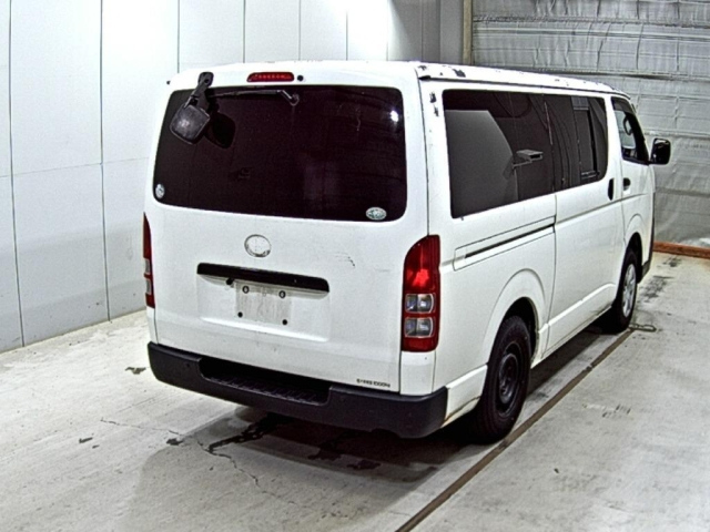 TOYOTA HIACE VAN 2011