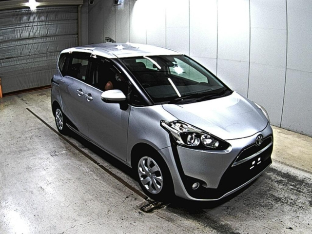 TOYOTA SIENTA 2016