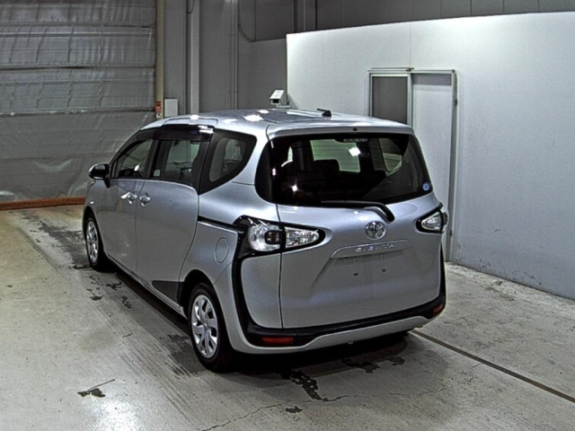 TOYOTA SIENTA 2016