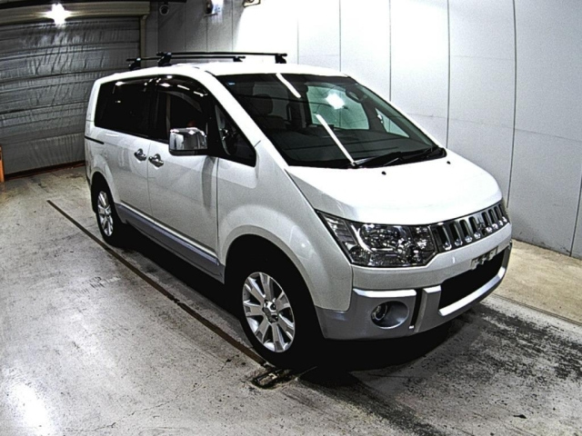 MITSUBISHI DELICA D5 2010