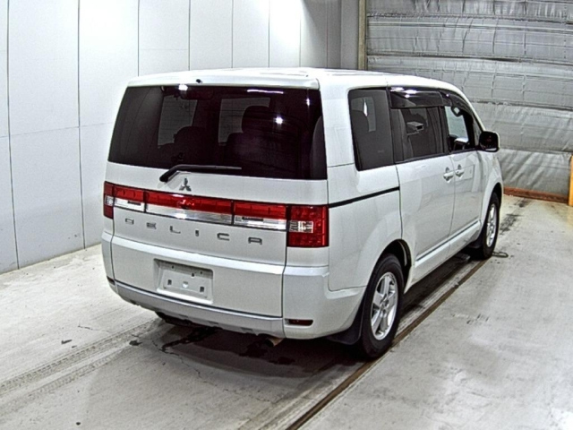 MITSUBISHI DELICA D5 2015