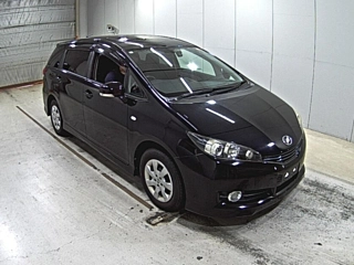 TOYOTA WISH 2011