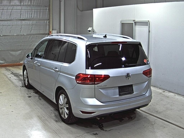 VOLKSWAGEN GOLF TOURAN 2016