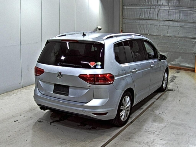 VOLKSWAGEN GOLF TOURAN 2016