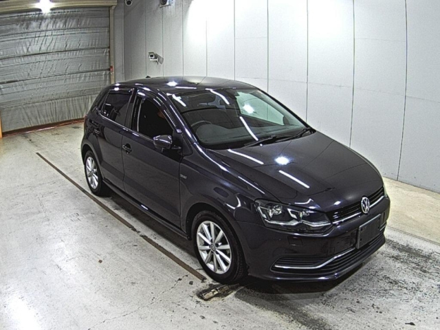 VOLKSWAGEN POLO 2015