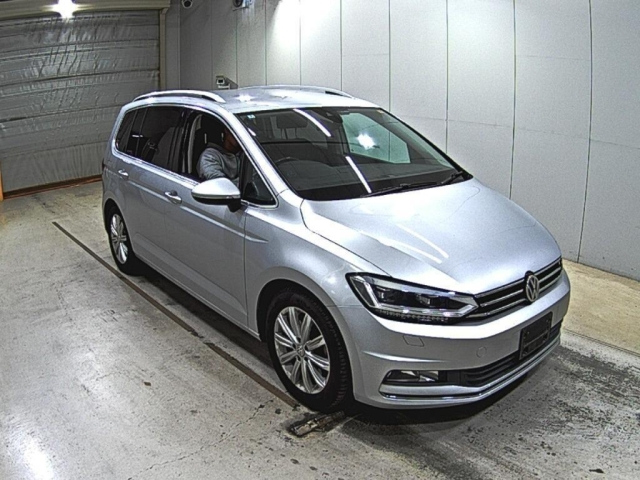 VOLKSWAGEN GOLF TOURAN 2016