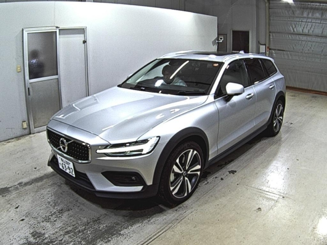 VOLVO V60 2022